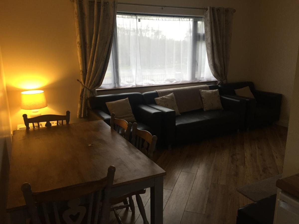 Kits Lodge Crover 캐번 외부 사진